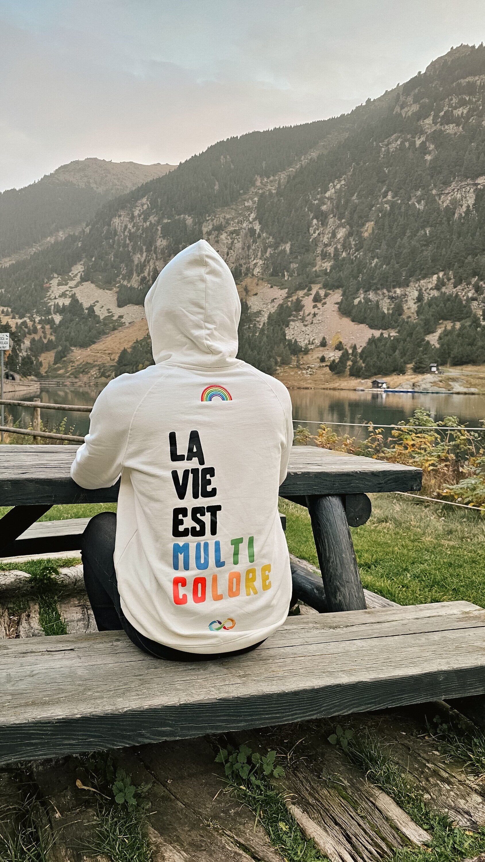 Sudadera Autistic University